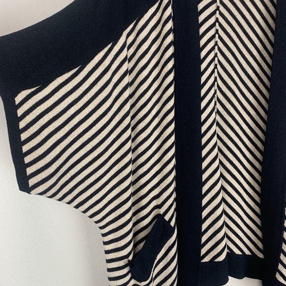 Chico's Travelers Sweater Women 2 Medium Cardigan Knit Jacket Striped Open Front - Picture 2 of 8